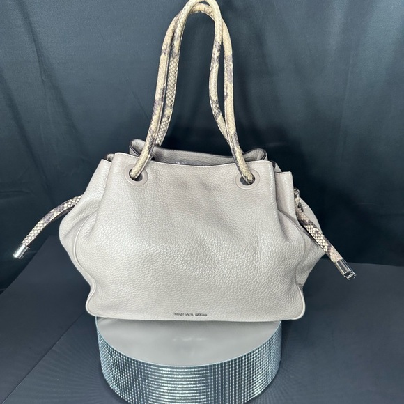 Michael Kors Gray Leather Tote Bag pre owned Exellent condition - Picture 2 of 11